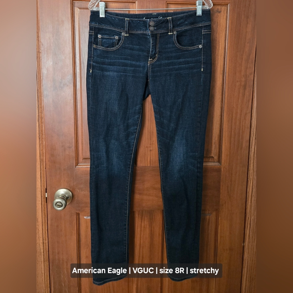 VGUC American Eagle Dark Wash Jeans